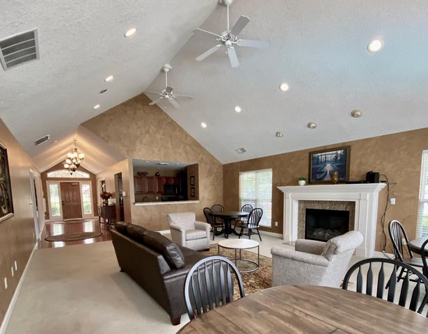 130 Lakes At Cheshire Drive, Delaware, OH 43015
