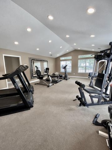 130 Lakes At Cheshire Drive, Delaware, OH 43015