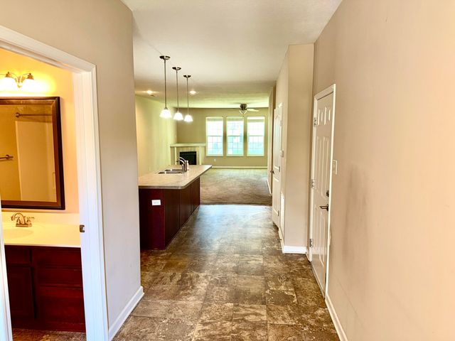 130 Lakes At Cheshire Drive, Delaware, OH 43015