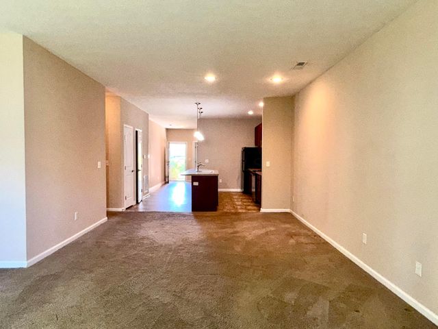 130 Lakes At Cheshire Drive, Delaware, OH 43015