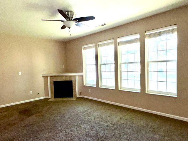 130 Lakes At Cheshire Drive, Delaware, OH 43015