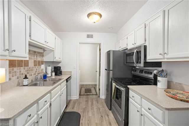 2260 Sunderland Road 82W, Winston-salem, NC 27103
