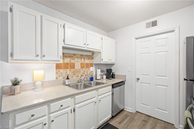 2260 Sunderland Road 82W, Winston-salem, NC 27103