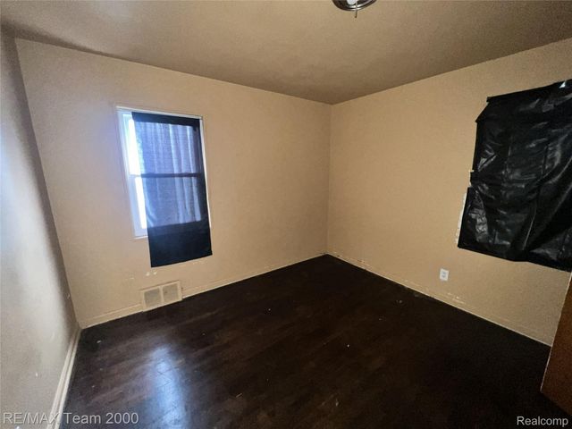 6760 Evergreen Avenue, Detroit, MI 48228