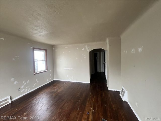 6760 Evergreen Avenue, Detroit, MI 48228