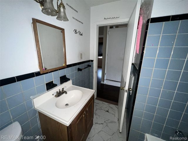 6760 Evergreen Avenue, Detroit, MI 48228