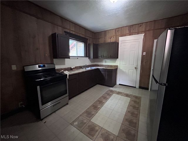 829 Yale Street, Akron, OH 44311