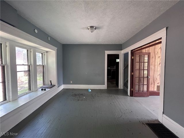 829 Yale Street, Akron, OH 44311