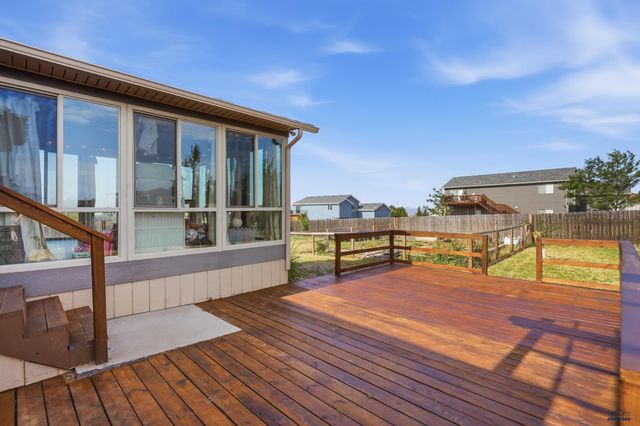 22965 MORNINGLIGHT DR, Rapid City, SD 57703