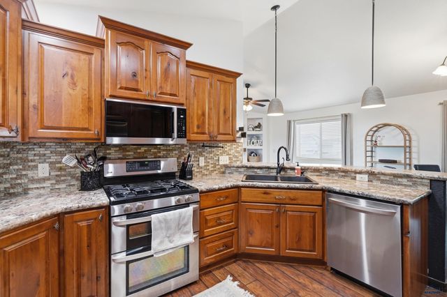 22965 MORNINGLIGHT DR, Rapid City, SD 57703
