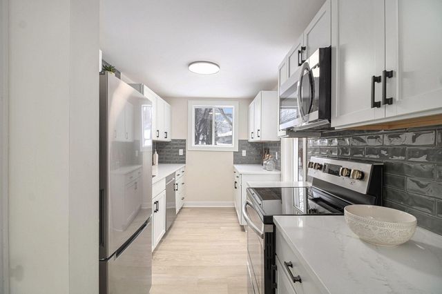 1025 Mahtomedi Avenue, Mahtomedi, MN 55115