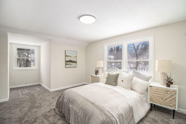 1025 Mahtomedi Avenue, Mahtomedi, MN 55115