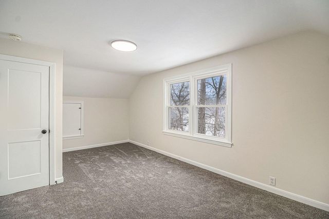 1025 Mahtomedi Avenue, Mahtomedi, MN 55115