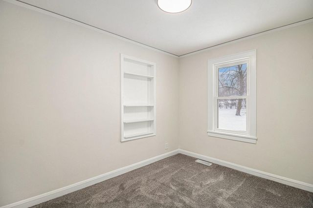 1025 Mahtomedi Avenue, Mahtomedi, MN 55115