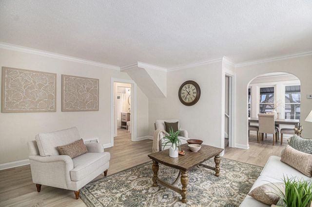 1025 Mahtomedi Avenue, Mahtomedi, MN 55115