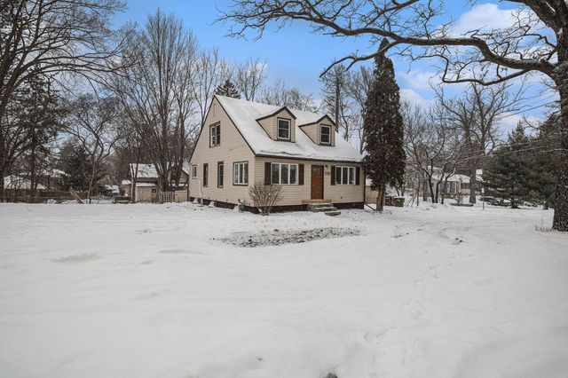 1025 Mahtomedi Avenue, Mahtomedi, MN 55115