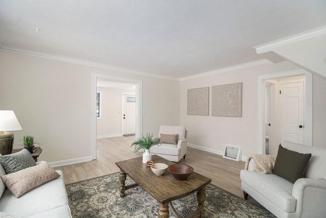 1025 Mahtomedi Avenue, Mahtomedi, MN 55115