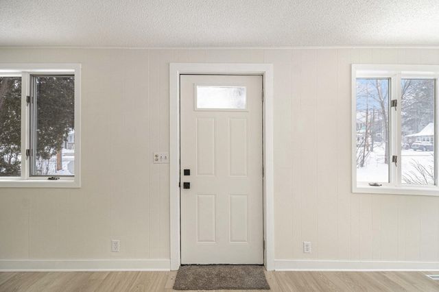 1025 Mahtomedi Avenue, Mahtomedi, MN 55115