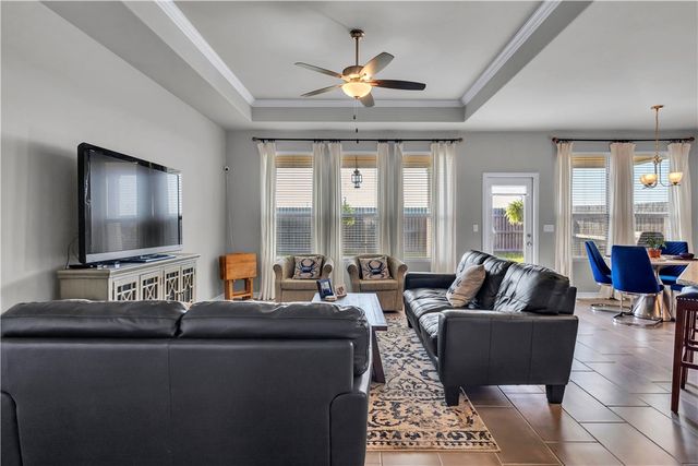 1033 Ocean Breeze, Portland, TX 78374