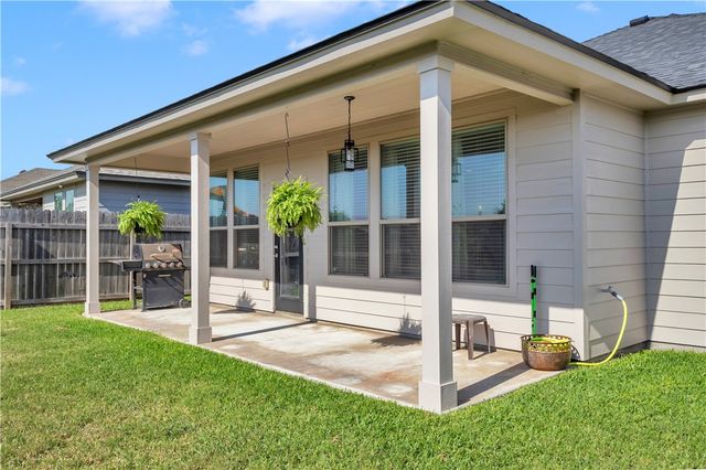 1033 Ocean Breeze, Portland, TX 78374