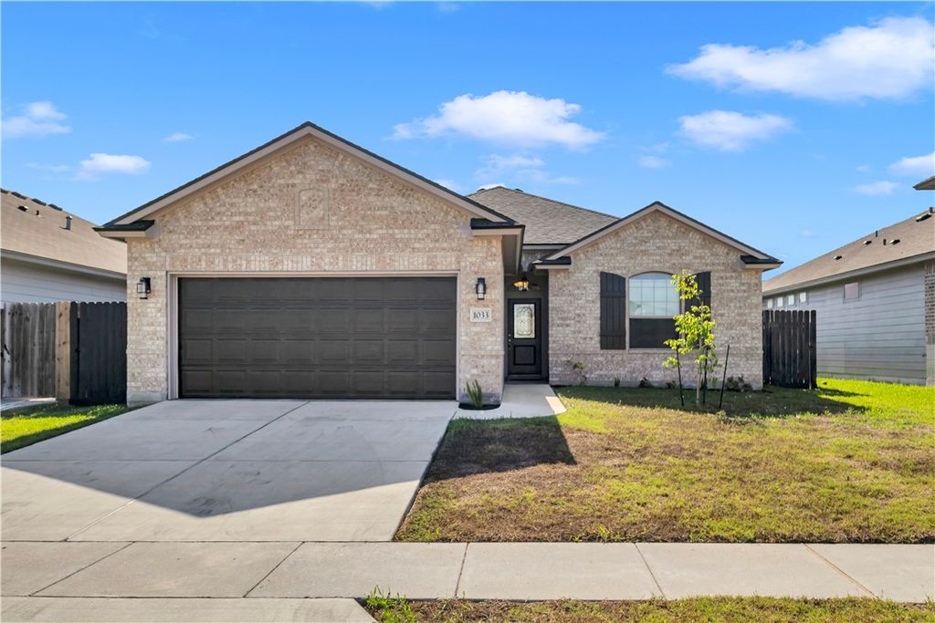 1033 Ocean Breeze, Portland, TX 78374