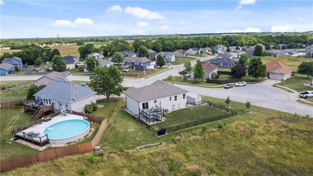 3102 Katy Trail Drive, Harrisonville, MO 64701