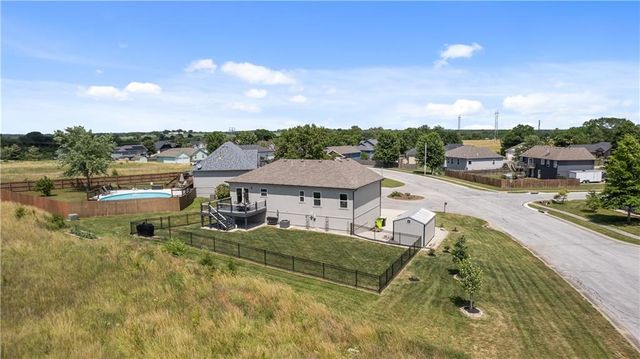 3102 Katy Trail Drive, Harrisonville, MO 64701