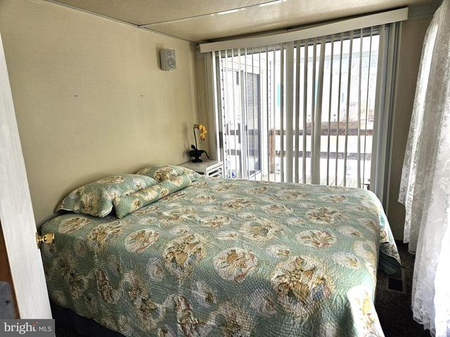 14 DEEP SEA, Berlin, MD 21811