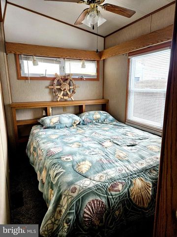 14 DEEP SEA, Berlin, MD 21811