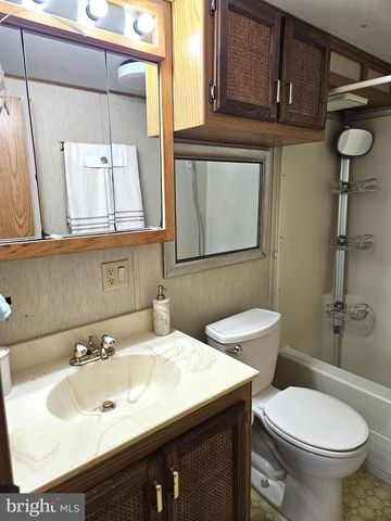 14 DEEP SEA, Berlin, MD 21811