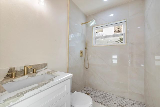 5532 6TH AVENUE N, St Petersburg, FL 33710