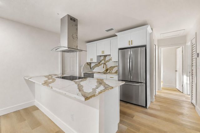 5532 6TH AVENUE N, St Petersburg, FL 33710