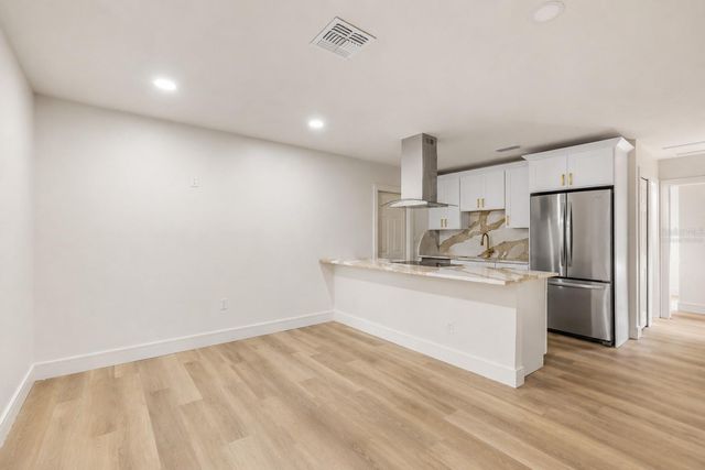 5532 6TH AVENUE N, St Petersburg, FL 33710