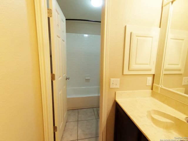 6219 Crab Orchard, San Antonio, TX 78240