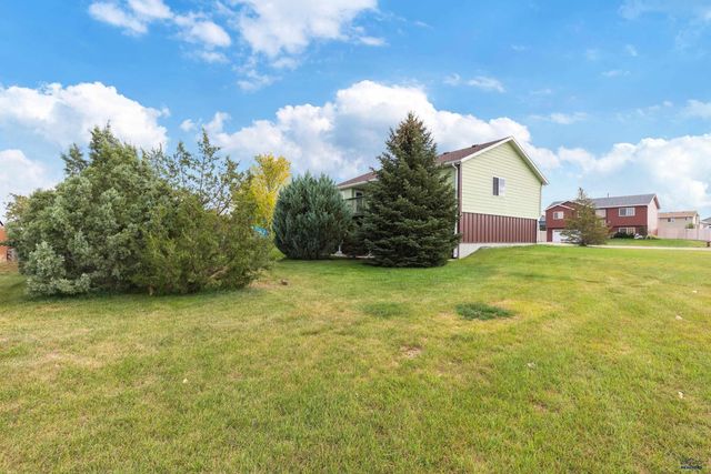 304 FREUDE LANE, Box Elder, SD 57719
