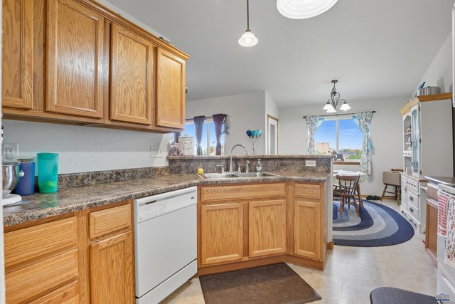 304 FREUDE LANE, Box Elder, SD 57719