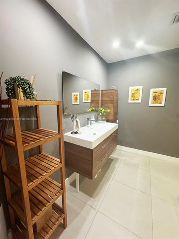 5800 SW 73rd Ave, Miami, FL 33143