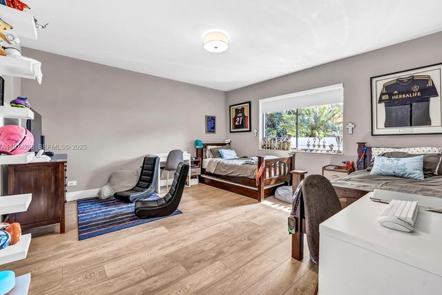 5800 SW 73rd Ave, Miami, FL 33143