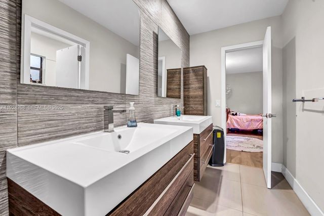 5800 SW 73rd Ave, Miami, FL 33143