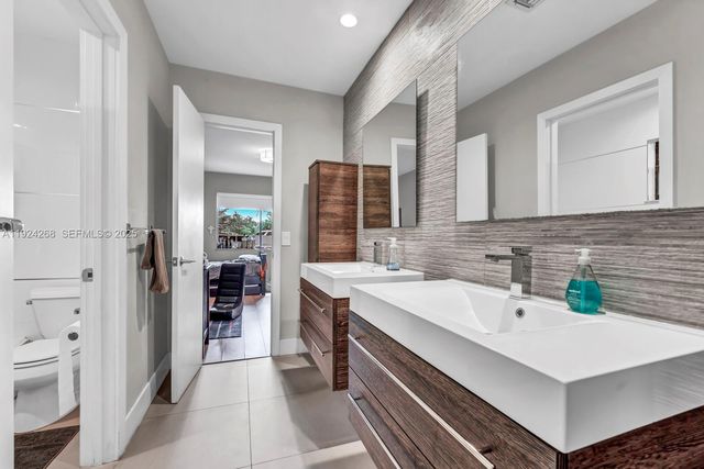 5800 SW 73rd Ave, Miami, FL 33143