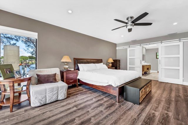 5800 SW 73rd Ave, Miami, FL 33143