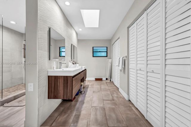 5800 SW 73rd Ave, Miami, FL 33143