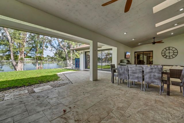 5800 SW 73rd Ave, Miami, FL 33143