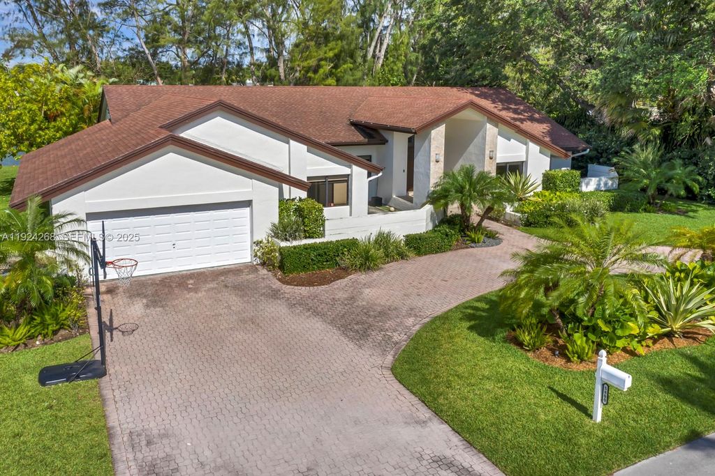 5800 SW 73rd Ave, Miami, FL 33143