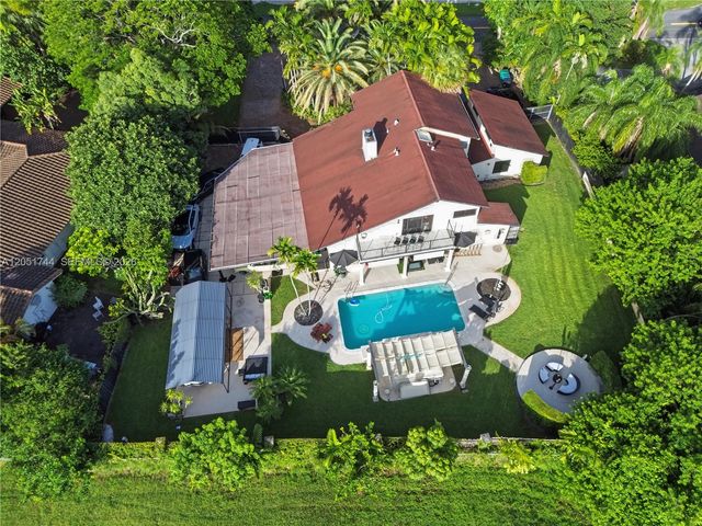 9720 E Calusa Club Dr, Miami, FL 33186