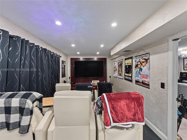 9720 E Calusa Club Dr, Miami, FL 33186