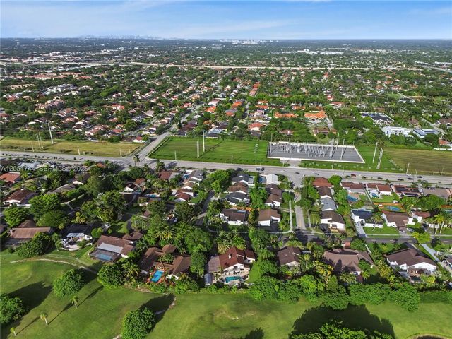 9720 E Calusa Club Dr, Miami, FL 33186