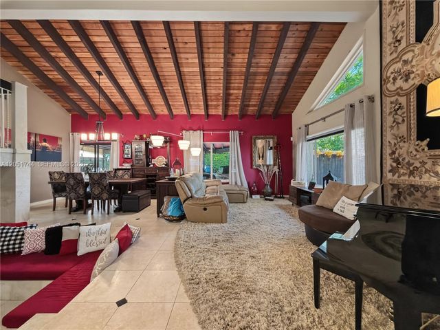 9720 E Calusa Club Dr, Miami, FL 33186