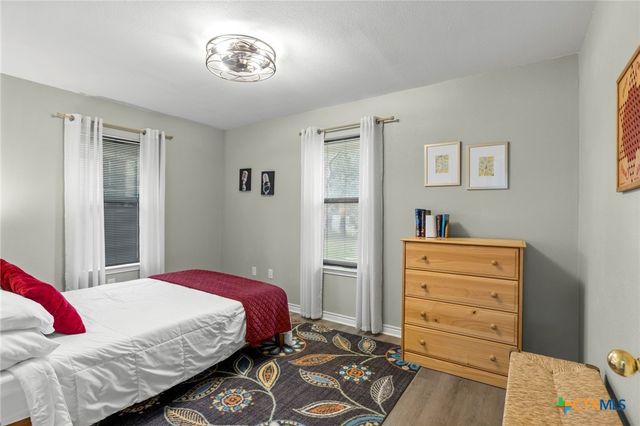 1020 N Beal Street, Belton, TX 76513