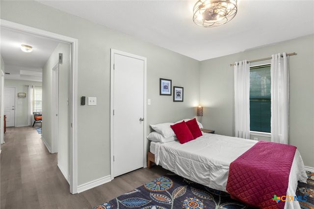 1020 N Beal Street, Belton, TX 76513